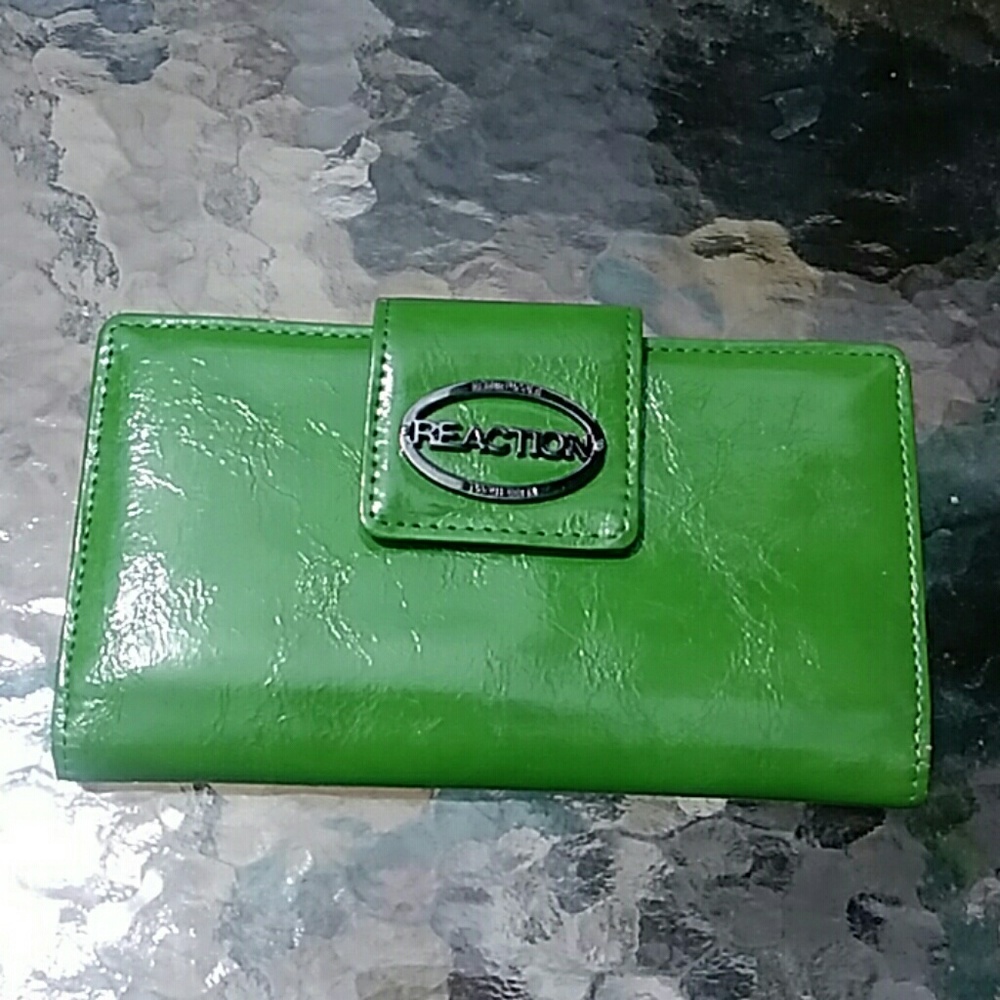 Kenneth Cole Reaction Snakeskin Wallet EUC